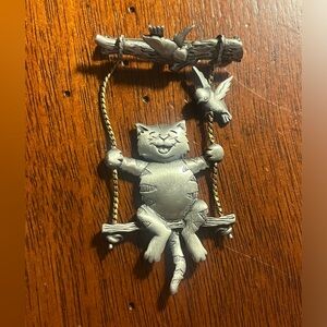 JJ Jonette Jewelry Cat Anthropomorphic Swinging Pin Vtg Pewter Signed Brooch
